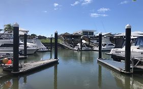Luxury Marina View Apartment Cairns
